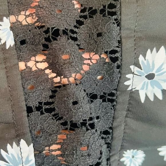 BB Dakota Jack A line Dress Lace Waist Floral Skater Dress Black and White Sz.4 - Picture 9 of 10